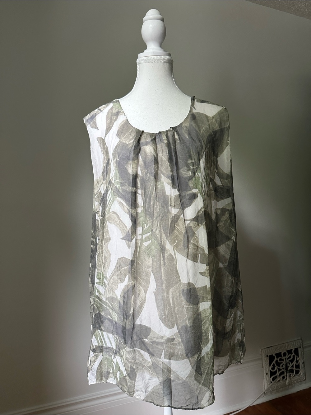 ELENA BALDI 100% Silk Sheer Lined Tropical Made in Italy Sleeveless Top XL‎